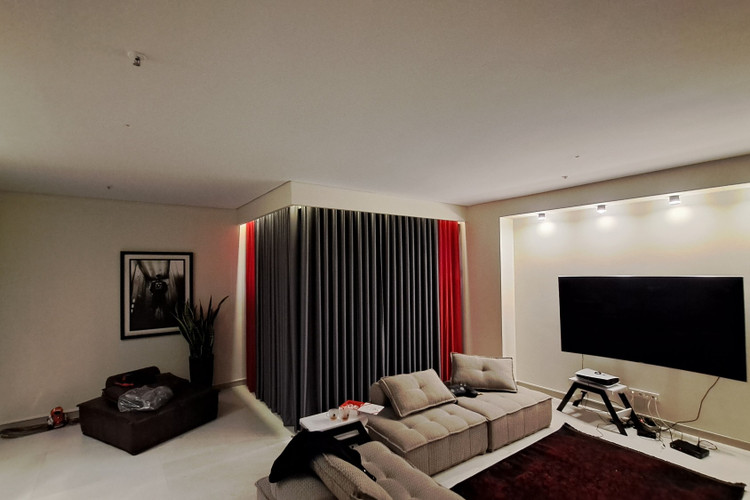 پرده مینیمال طوسی قرمز کد۱۰۰۱۶